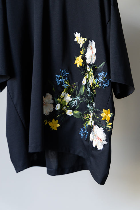 別注【Licht Bestreben】"花柄刺繍Tシャツ"